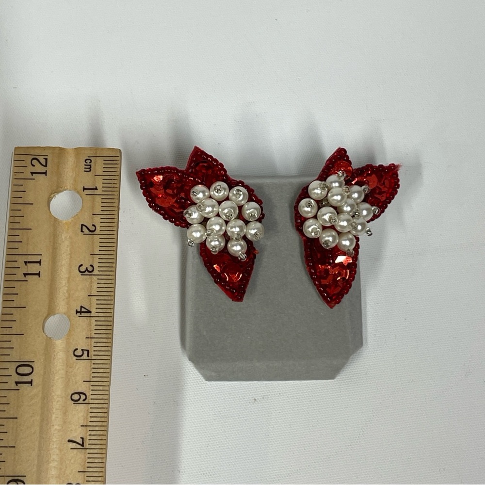 Vintage Red Sequin Pearl Beaded Statement Clip On Earring UG Holiday Ole Miss - Picture 5 of 7